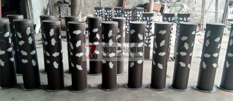 宅男666视频社区(QDCPD-002)割花镂空圆柱LED草坪灯生产实拍图片