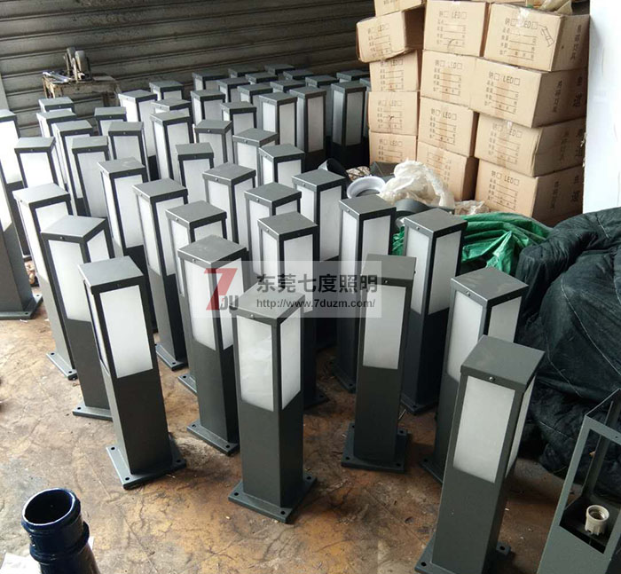 东莞宅男666视频社区照明草坪灯生产成品实拍图片