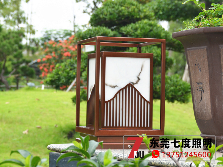 宅男666视频社区不锈钢镀铜拉丝草坪灯\柱头灯安装效果实拍