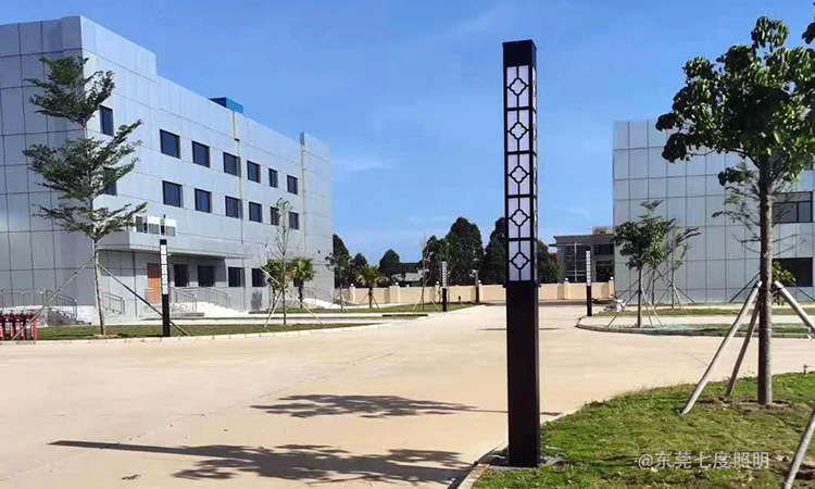 工业园区3米高园林庭院宅男在线观看柱安装实景效果